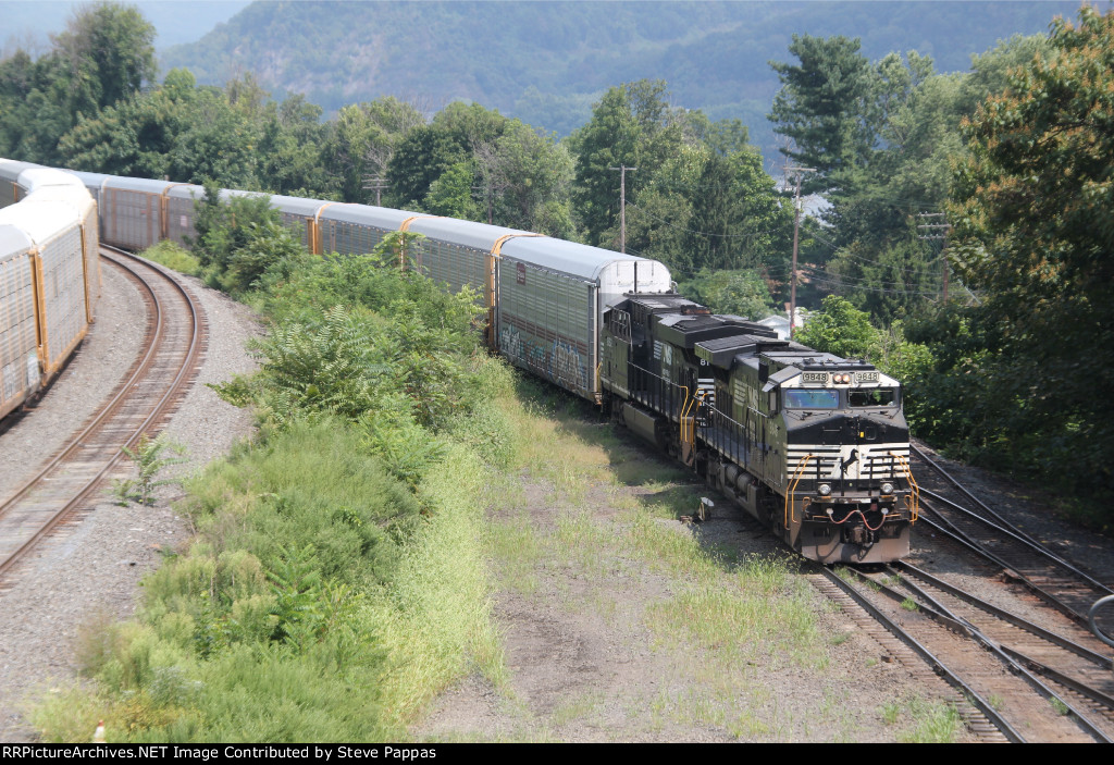 NS 9848 leads train 11J into Enola yard